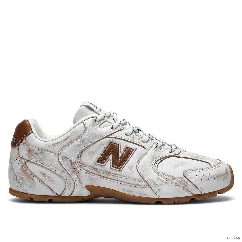 Miu Miu minimalist style white shoes